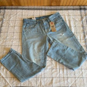 Levi’s 501 Taper Jeans